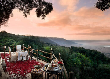 8-Ngorongoro-Crater-Lodge_Luxus_Safari_Tansania©andBeyond_2