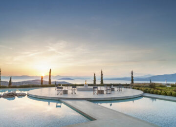 Amanzoe-Greece-Hero-Image-Main-Terrace_High-Res_6805-1024×683