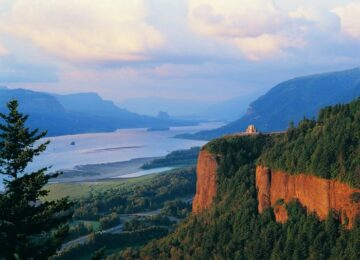 Columbia-River-Gorge-Photo-by-Larry-Geddis-©-Travel-Oregon