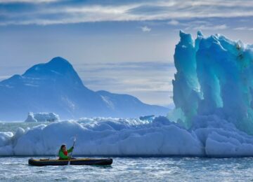 Kayak_Photo_Stanislas_Fautre-©Nomad-Greenland-Disko-Bay-1024×682