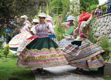 Peru-Brauchtum-mit-Tanz-©Belmond