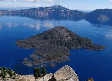 crater-lake-national-park-©-Visit-Bend