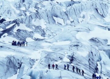 glacier-hiking-people-©-svart.no_-1024×819