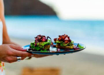 gourmet-beachfront-dining-min-1024×683